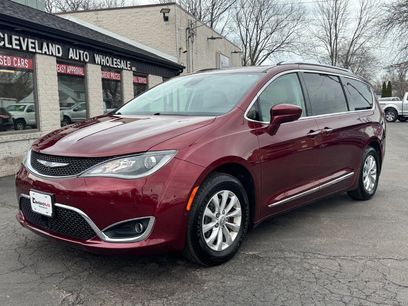 Used 2018 Chrysler Pacifica Touring-L w/ Advanced Safetytec Group