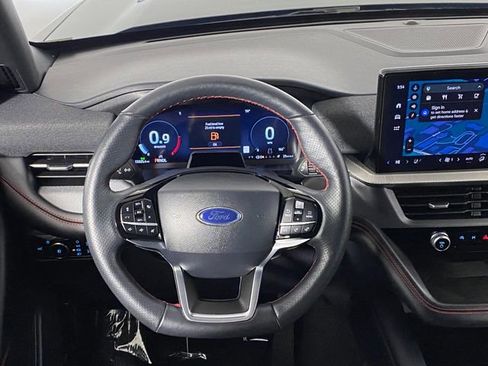 Used 2025 Ford Explorer ST-Line w/ ST-Line Street Pack image 17