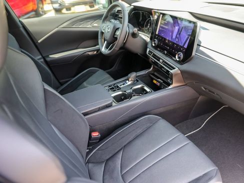 Used 2025 Lexus RX 500h F Sport w/ Convenience Package AWD/4WD image 28