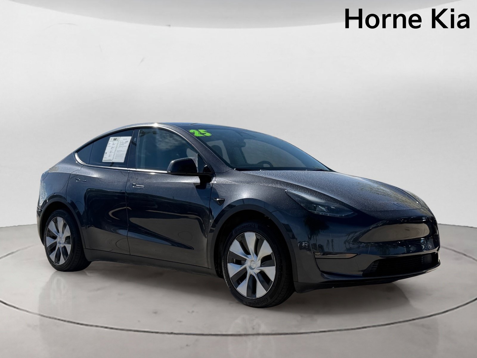 Used 2024 Tesla Model Y 2WD image 2
