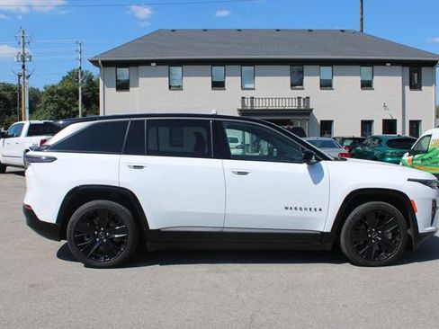 Used 2024 Jeep Wagoneer Limited AWD/4WD image 6