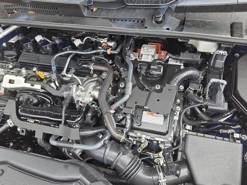 Used 2024 Toyota Prius LE FWD image 19