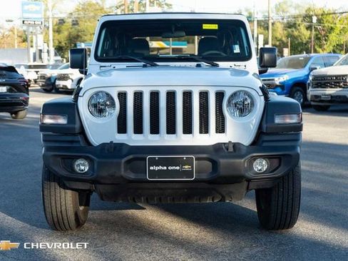 Used 2023 Jeep Wrangler Sport S image 2