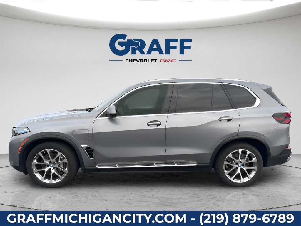 Used 2025 BMW X5 xDrive50e AWD/4WD image 3