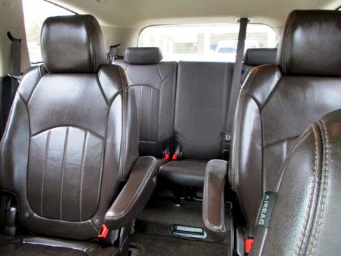 Used 2013 Buick Enclave Leather image 15