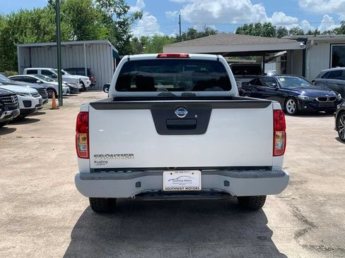 Used 2018 Nissan Frontier S RWD image 6