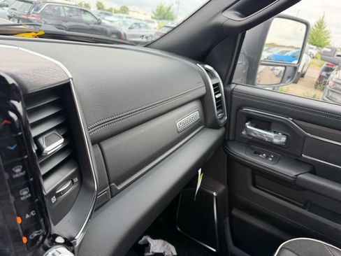 New 2026 RAM 2500 Laramie AWD/4WD image 23