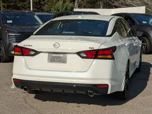 New 2025 Nissan Altima 2.5 SR w/ SR Premium Package FWD image 5