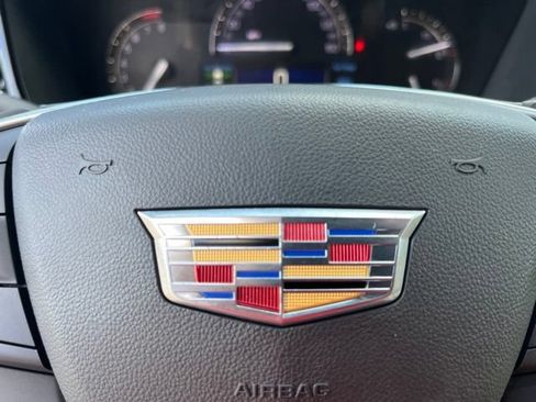 Used 2019 Cadillac XT5 FWD image 38
