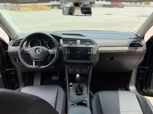 Used 2020 Volkswagen Tiguan SE FWD image 26