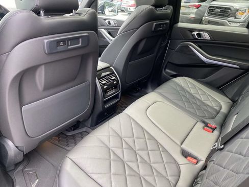 Used 2023 BMW X5 xDrive40i w/ Premium Package AWD/4WD image 11