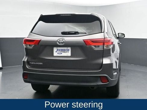 Used 2019 Toyota Highlander LE image 11