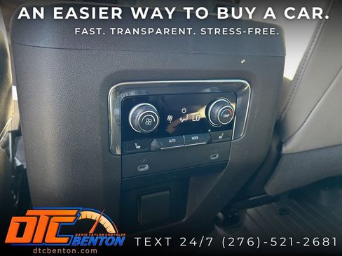 Used 2023 Chevrolet Suburban Z71 w/ Luxury Package AWD/4WD image 29