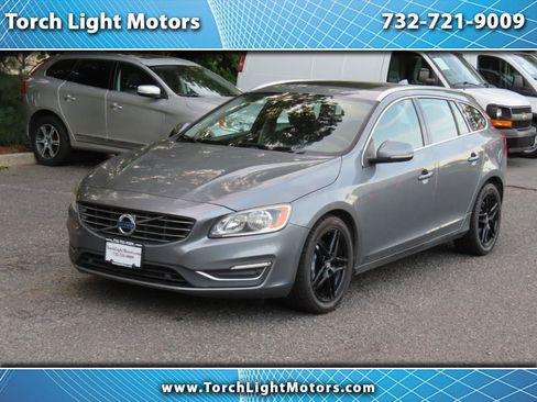 Used 2016 Volvo V60 T5 Premier AWD/4WD image 1