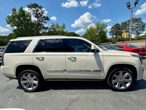 Used 2015 Cadillac Escalade Premium AWD/4WD image 4