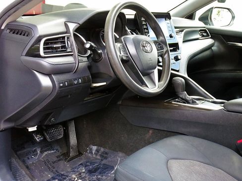 Used 2021 Toyota Camry LE FWD image 16