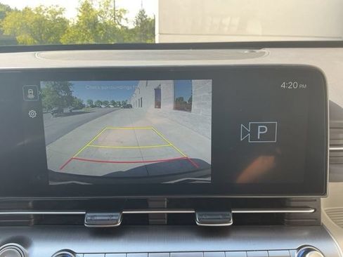 Certified 2025 Hyundai Kona SEL FWD image 4