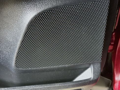 Used 2018 Toyota RAV4 LE FWD image 21