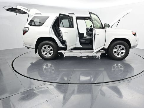 Used 2024 Toyota 4Runner SR5 Premium w/ Moonroof Package AWD/4WD image 27