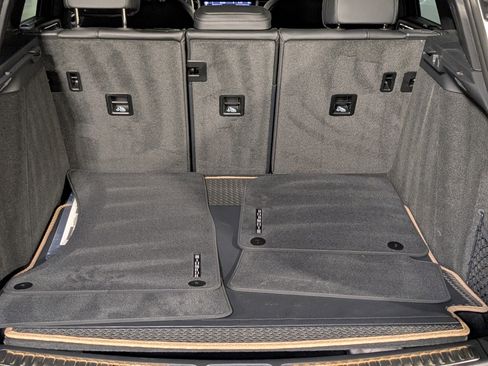 Certified 2025 Porsche Macan image 22