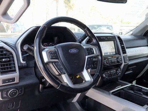 Used 2021 Ford F250 Lariat w/ Lariat Value Package AWD/4WD image 18
