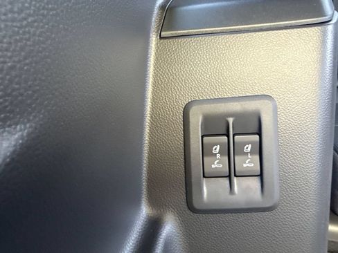 Used 2026 Lexus GX 550 w/ Accessory Package (31) AWD/4WD image 18