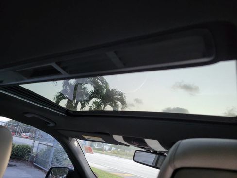 Used 2015 Mercedes-Benz E 350 Sedan image 13