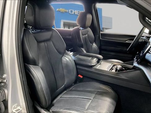 Used 2024 Jeep Wagoneer L Series II w/ Flexible Seating Group AWD/4WD image 28