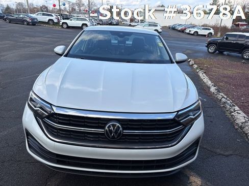 Certified 2023 Volkswagen Jetta SE image 11