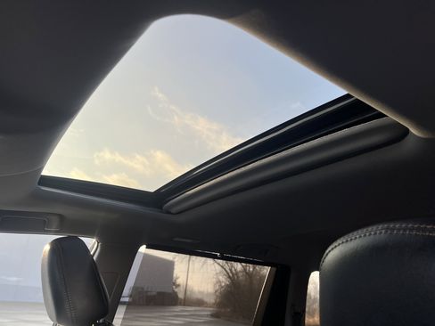 Used 2019 Toyota Highlander XLE image 35