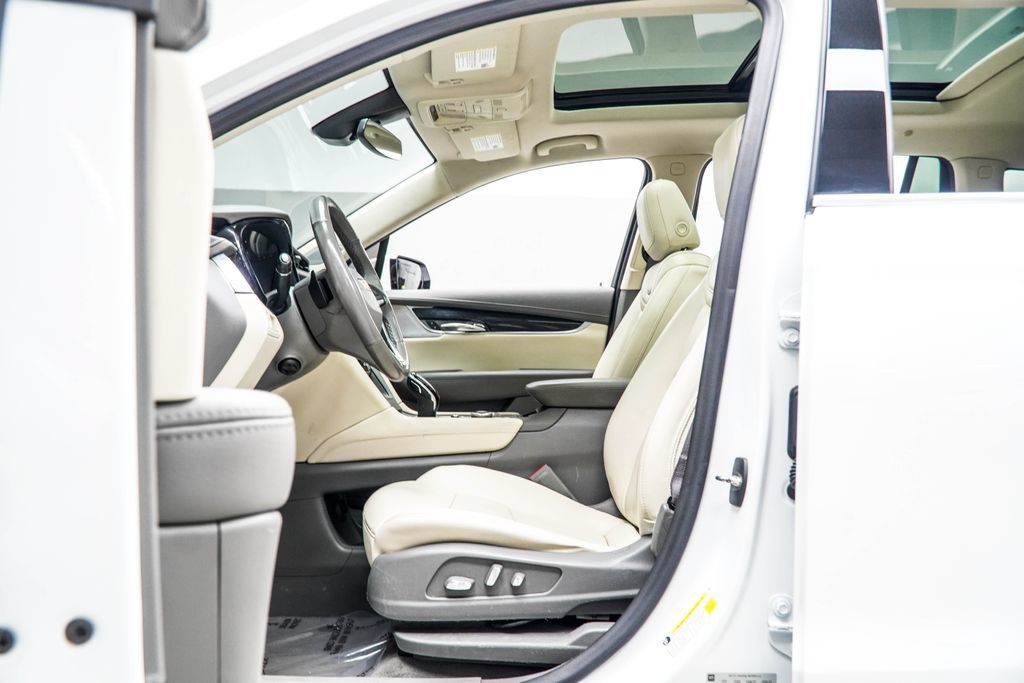 Used 2022 Cadillac XT6 Premium Luxury AWD/4WD image 39