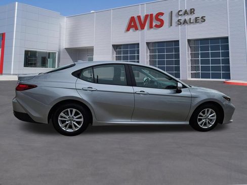 Used 2025 Toyota Camry LE FWD image 7