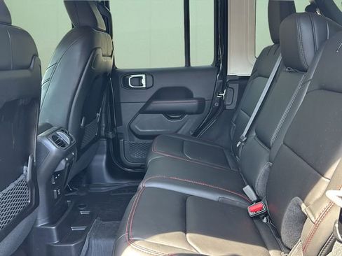 Used 2024 Jeep Wrangler Unlimited Rubicon w/ Technology Group image 20