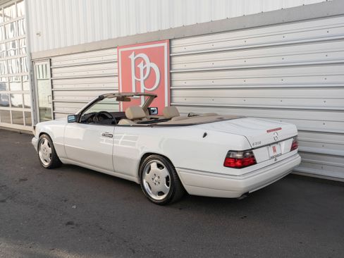 Used 1995 Mercedes-Benz E 320 Convertible image 31