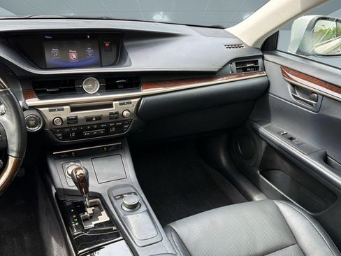 Used 2015 Lexus ES 350 w/ Premium Package FWD image 28