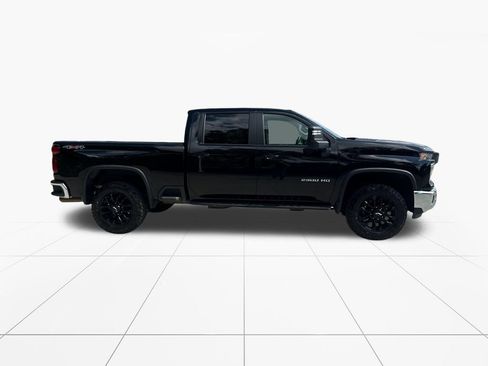 Used 2025 Chevrolet Silverado 2500 LT w/ Safety Package AWD/4WD image 9