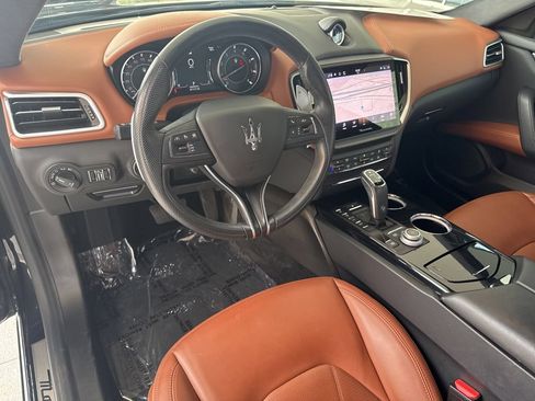 Certified 2023 Maserati Ghibli Modena Q4 AWD/4WD image 13
