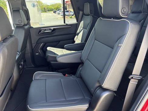 Used 2026 Chevrolet Tahoe Premier AWD/4WD image 16