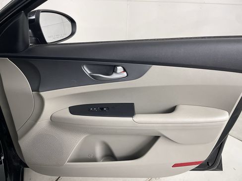 Used 2019 Kia Forte LXS FWD image 22