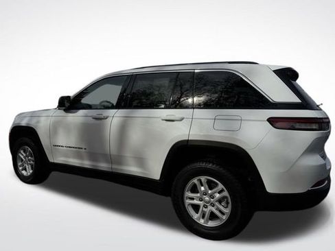 Certified 2023 Jeep Grand Cherokee Laredo image 7