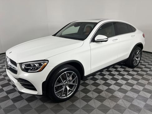 Used 2020 Mercedes-Benz GLC 300 4MATIC Coupe image 7