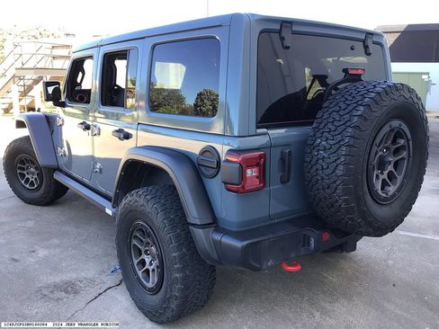 Used 2024 Jeep Wrangler Unlimited Rubicon w/ Technology Group AWD/4WD image 6