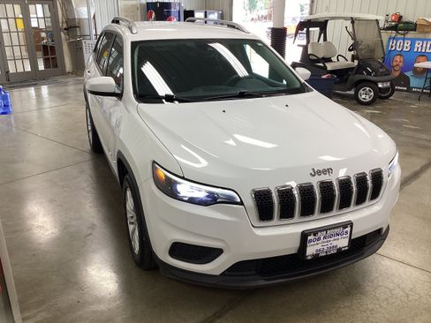 Used 2021 Jeep Cherokee Latitude FWD image 8
