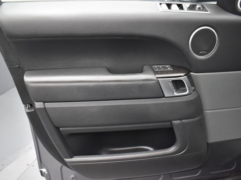 Used 2020 Land Rover Range Rover Sport HSE image 9