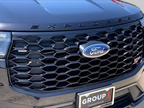 Used 2025 Ford Explorer ST w/ Sun And Sound Package RWD image 29