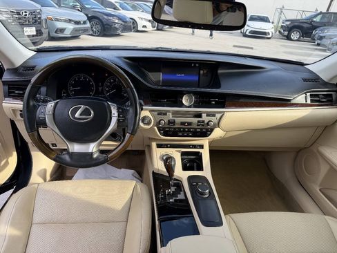 Used 2015 Lexus ES 350 w/ Premium Package FWD image 7