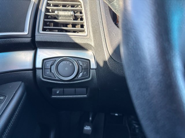 Used 2016 Ford Explorer XLT w/ Equipment Group 202A FWD image 13