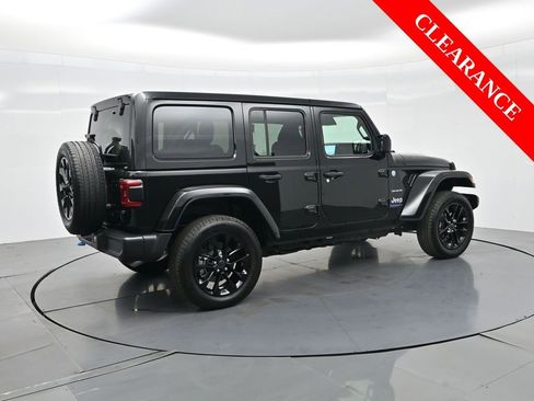 Used 2024 Jeep Wrangler Unlimited Sahara image 7