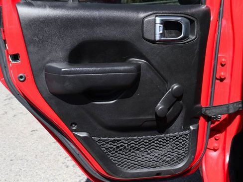 Used 2022 Jeep Gladiator Sport image 30