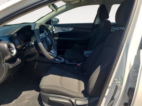 Used 2023 Kia Forte LXS FWD image 9